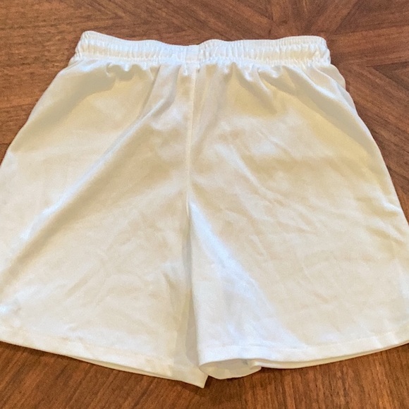 Nike White Sports Shorts - Picture 3 of 3